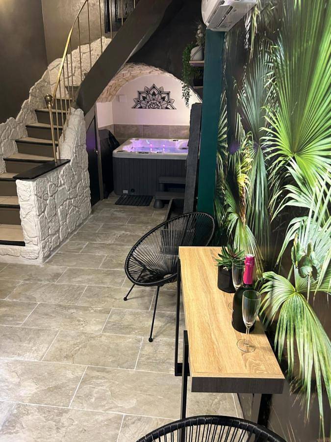 Location de vacances pour 2 personnes, avec jacuzzi et sauna à Carnoules - 3