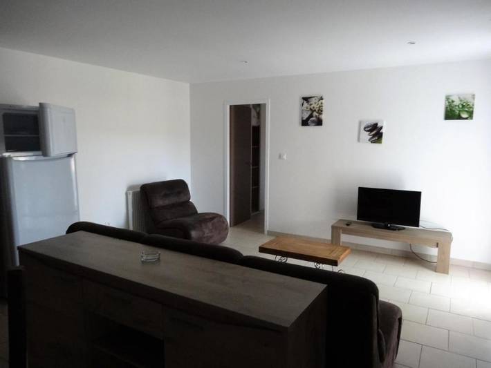 Location de vacances pour 6 personnes, avec jardin ainsi que vue et piscine, animaux acceptés à Berrias-et-Casteljau - 3