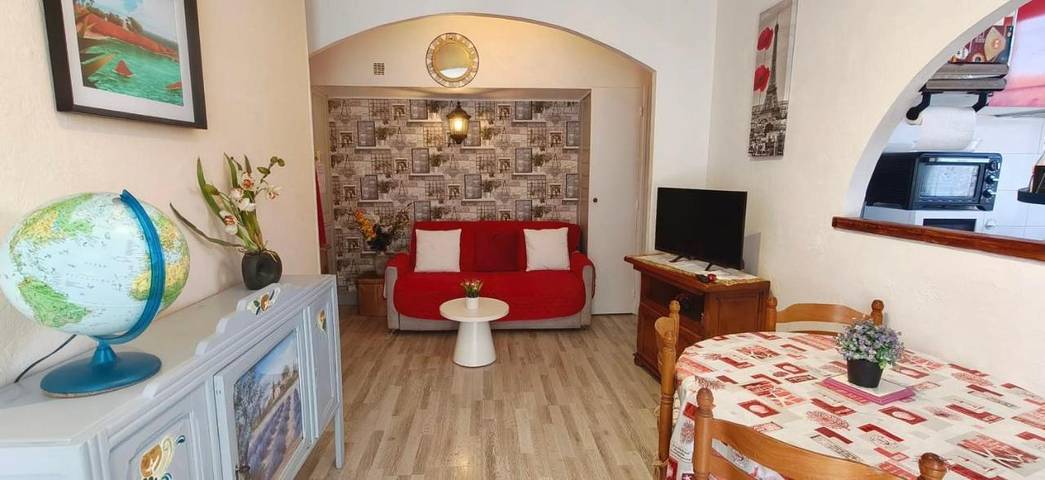 Gîte pour 4 personnes, avec balcon dans Arenes de Frejus