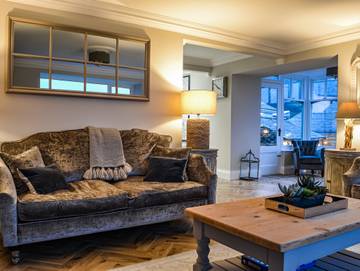 Log Cabin for 6 People in Bowness-on-Windermere, Cumbria, Photo 2