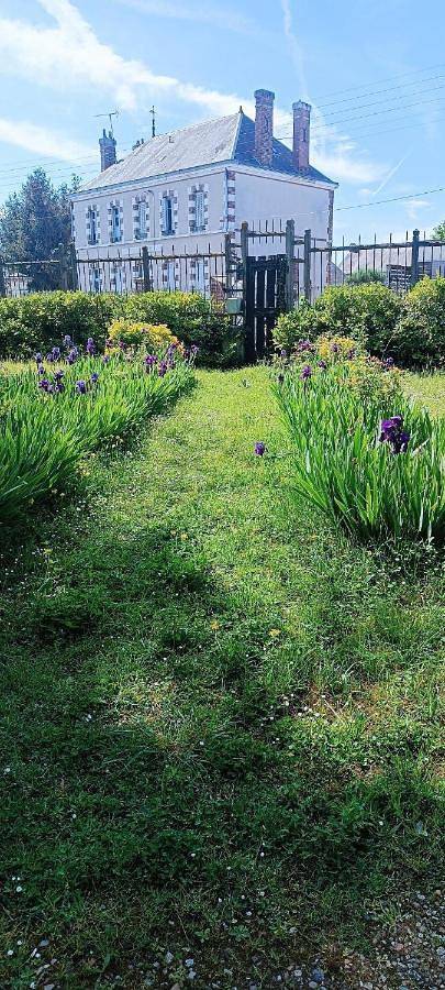 Location de vacances pour 2 personnes, avec vue ainsi que jardin et terrasse à Beaulieu-sur-Loire - 4