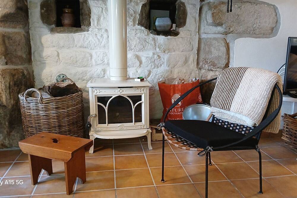 Pequeña casa de pescadores con jardín a 100 m del golfo de Morbihan y de la playa. in Séné, Côte des Mégalithes