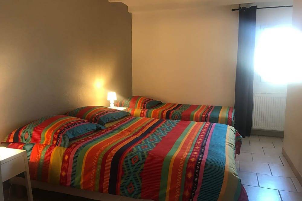 Appartement entier, Provence/ Verdon gîte de 70m2 classé 3* en Rdc de villa pour 5 personnes in Saint-Julien, Région de Brignoles