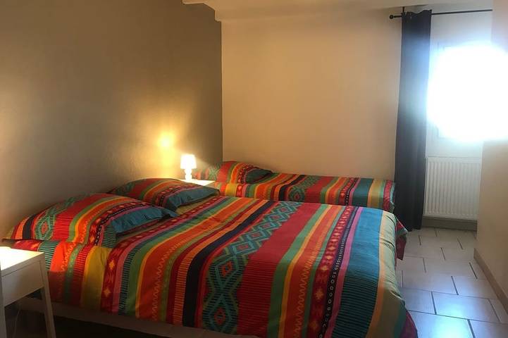 Gîte pour 5 personnes, avec jardin ainsi que jacuzzi et piscine, animaux acceptés à Saint-Julien - 3