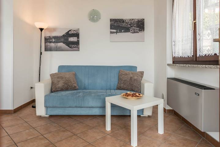 Ganze Wohnung, Charmantes Apartment "Bel Soggiorno 2" mit Seeblick, Bergblick, Wlan und Terrasse in Tremosine, Gardasee-Berge