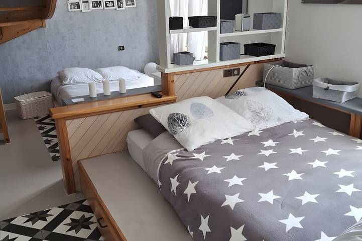 Location de vacances pour 3 personnes, avec jardin à Plougourvest
