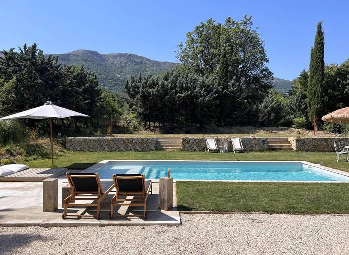 Apartamento de vacaciones para 7 personas, con vistas además de piscina y jardín - 1