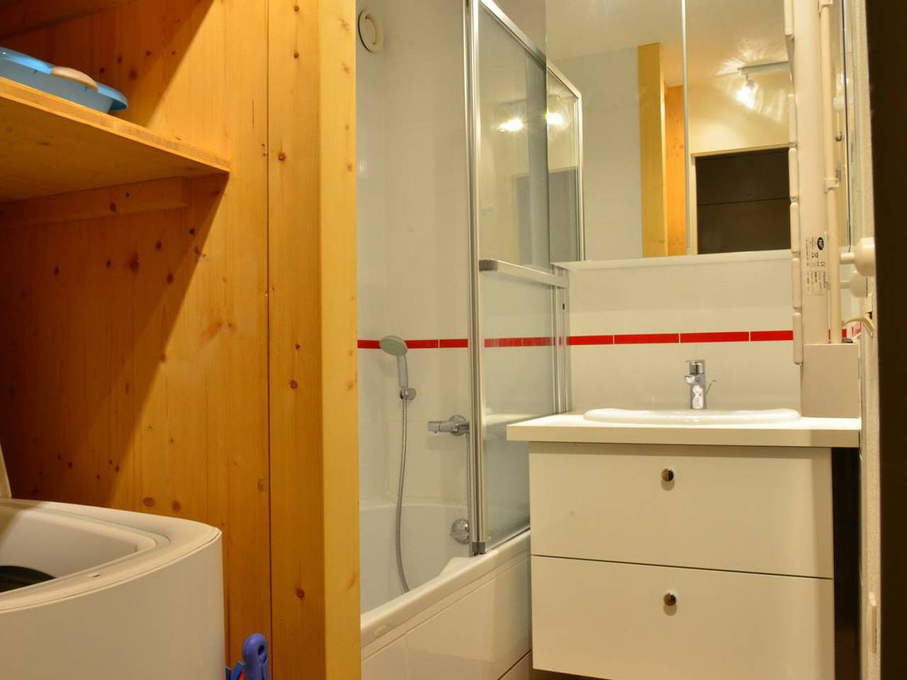 Apartamento entero, Apartamento para 6 personas - cerca de pistas y comercios, estacionamiento gratuito in La Plagne, Bellentre