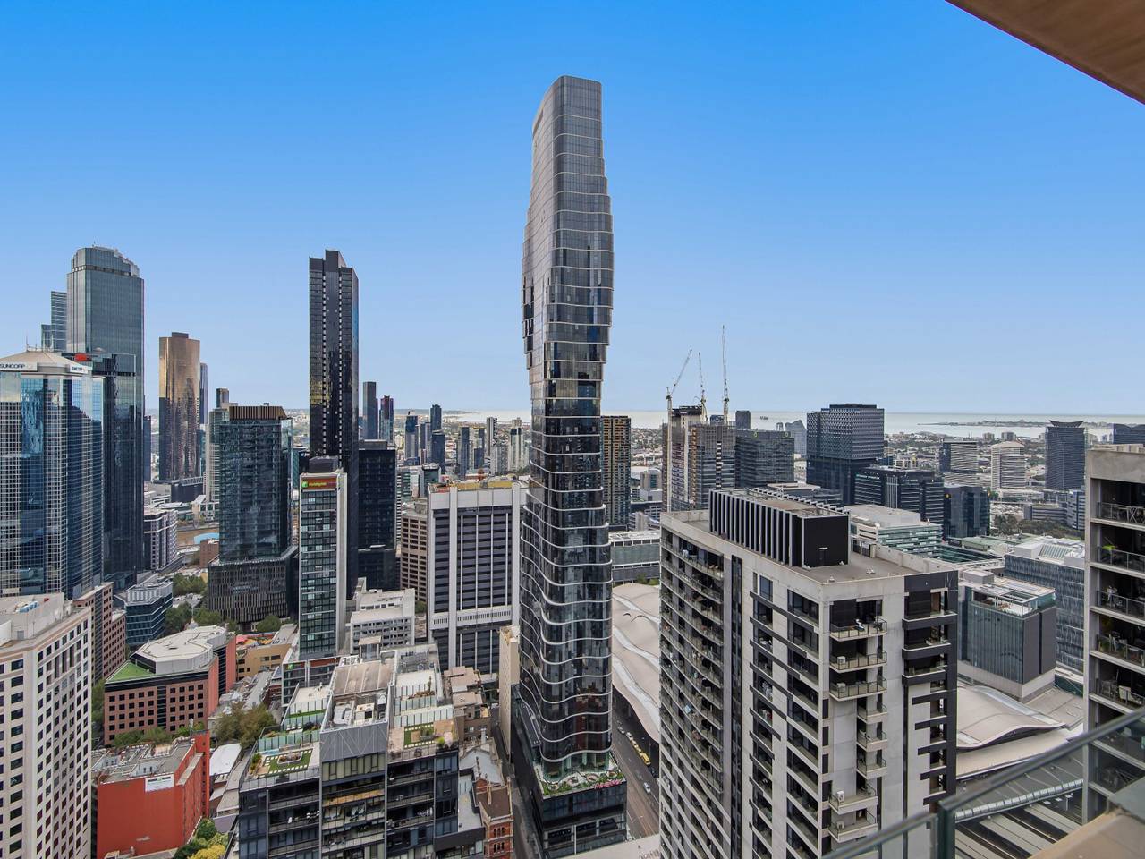 Entire apartment, Pristine 2-Bed Central Apartment with City Views in Melbourne, Victoria