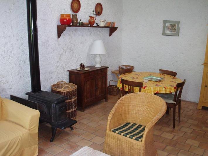 Chambre d’hôte pour 4 personnes, avec piscine ainsi que vue et jardin à Riols - 3