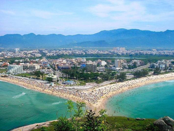 Casas e apartamentos de temporada para 2 pessoas, com sauna e piscina e ainda balcão no Recreio (RJ)