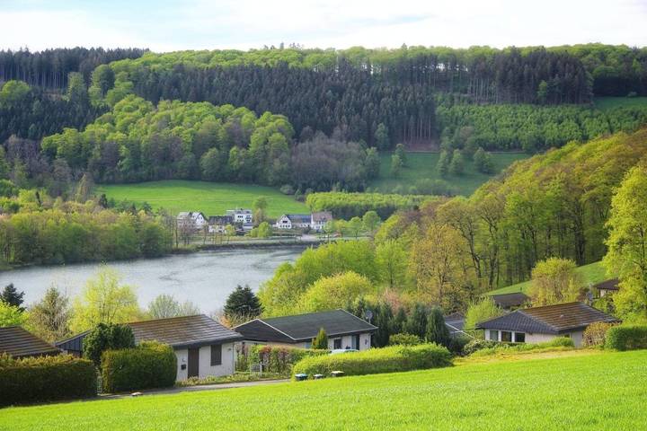 Ferienhaus für 5 Personen, mit Terrasse und Garten sowie Seeblick und Ausblick in Meschede - 4