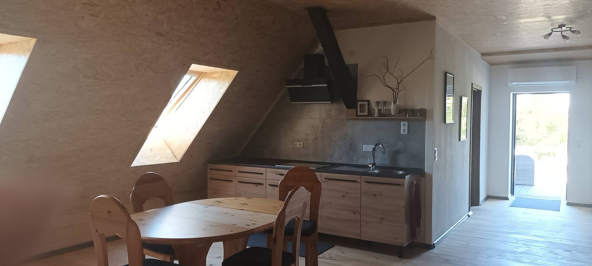 Ganze Wohnung, Ferienwohnung 'Haus Beim Schloß' mit privater Terrasse, Wlan und Klimaanlage in Mildenitz, Mecklenburg-Strelitz