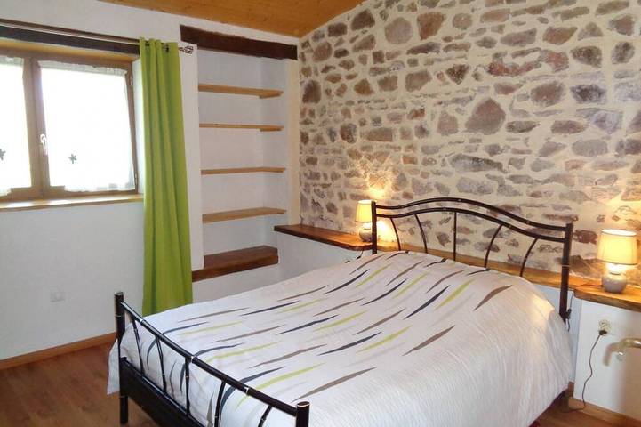 Gîte pour 4 personnes, avec Terrasse et Jardin à Neulise - 3