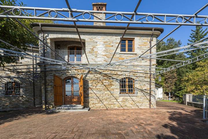 Villa pour 8 personnes, avec jardin dans Massa-Carrara