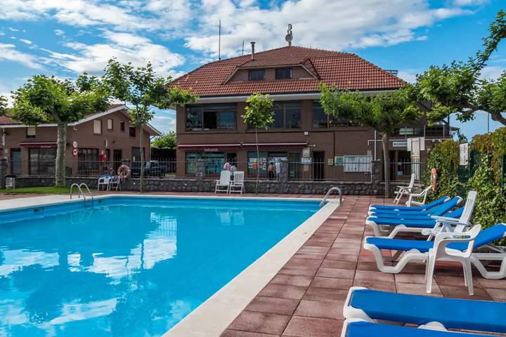 Camping für 4 Personen, mit Pool und Terrasse in Spanien - 3