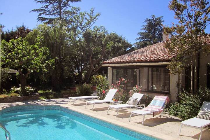 Maison de vacances pour 4 personnes, avec balcon et jardin à Robion