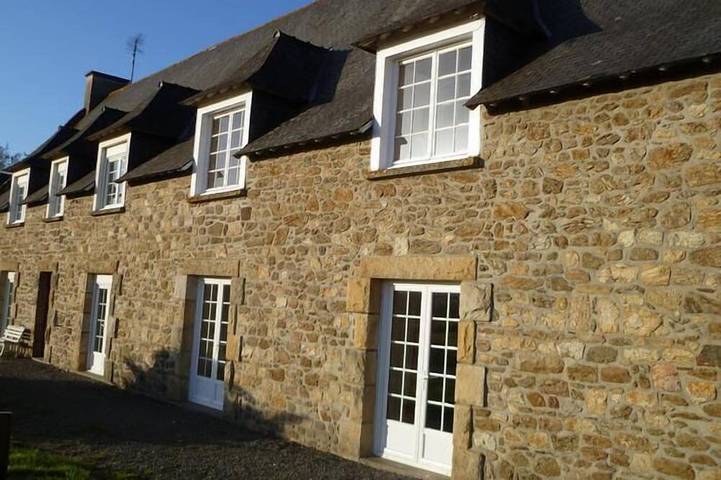 Casa rural para 5 personas, con terraza además de jacuzzi y jardín, Se admiten mascotas - 1