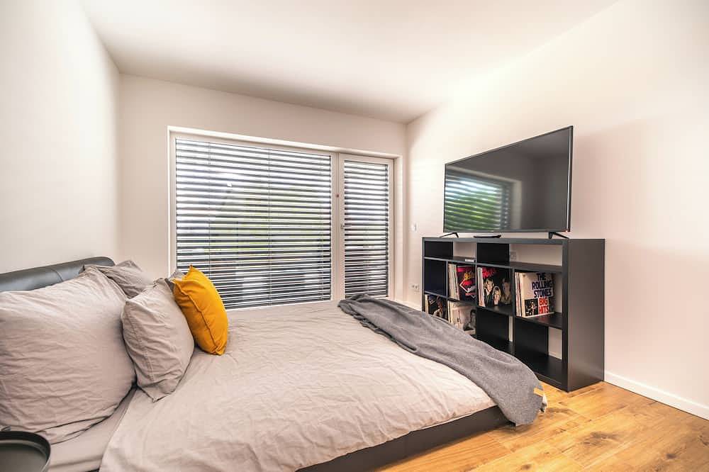 Ganze Wohnung, Peter’s Lucky Home: Stilvolle Design-Wohnung mit Sonnenterrasse am Balaton in Vonyarcvashegy, Balaton Hochland Nationalpark