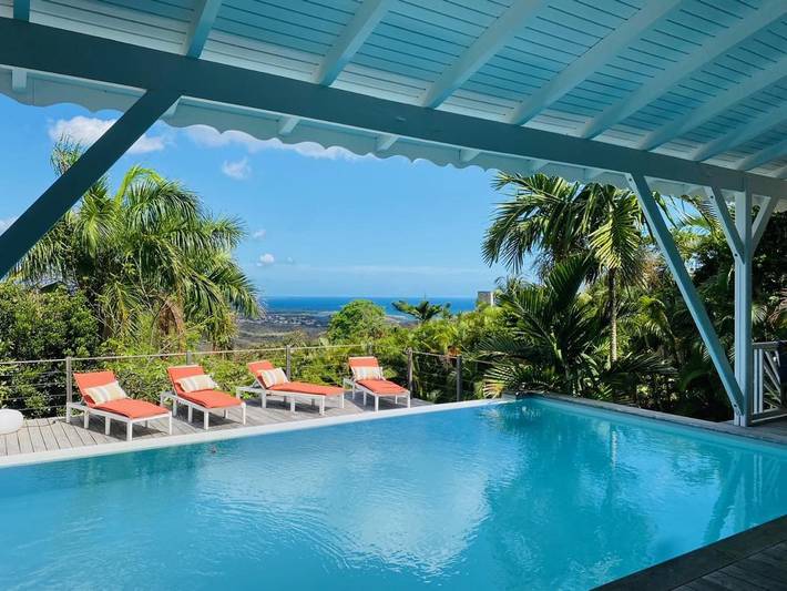 Villa pour 2 personnes, avec jardin et piscine