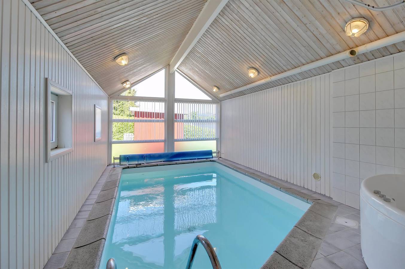 Stunning home in Ebeltoft w/ Indoor swimming pool, 3 Bedrooms and Sauna in Lyngsbæk Strand, Ebeltoft