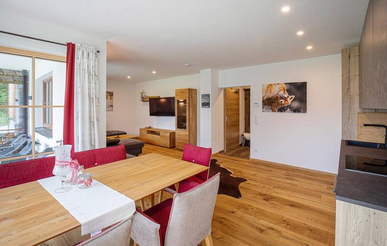 Ganze Ferienwohnung, Gemütliche 85 m² große Wohnung mit WLAN, Terrasse, Parkplatz, in der Nähe von Skilift und Restaurant in Rußbach am Paß Gschütt, Tennengau