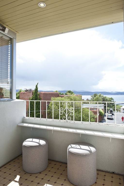 Ganze Wohnung, Django's by Salamanca - Apartment mit Balkon und Meerblick in Hobart, Tasmanien
