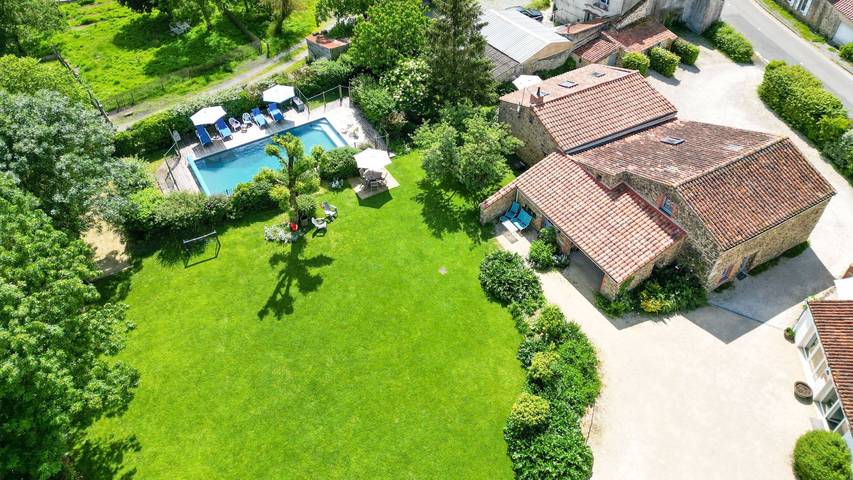 Chambre d’hôte pour 4 personnes, avec jardin et piscine