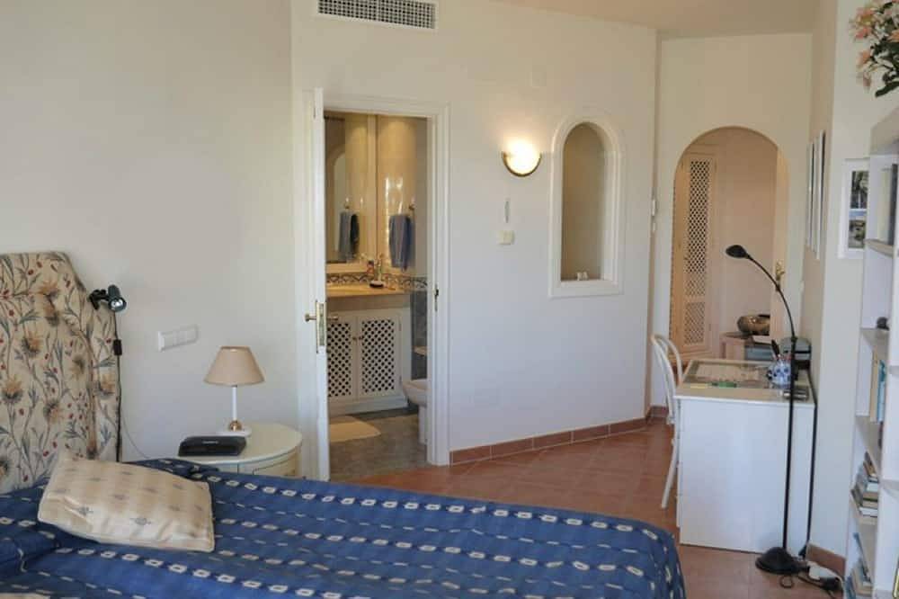 Fantástica casa con vista al mar en Miraflores Golf in Riviera del Sol, Mijas
