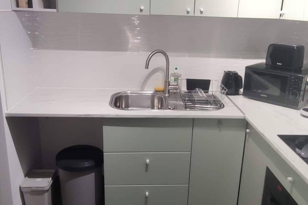 Apartamento entero, Lovely 30 m2 studio 7 km from Paris and 7.5 km from Orly airport  in Chevilly-Larue, Valle del Marne