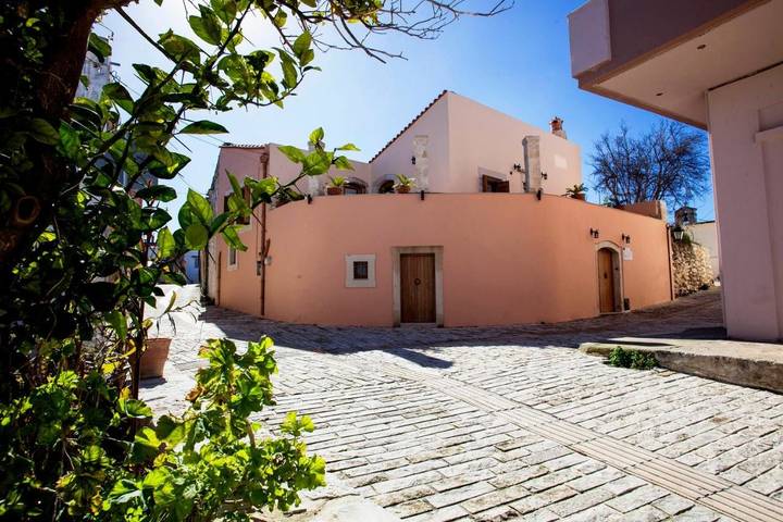 Ferienhaus für 6 Personen, mit Balkon und Whirlpool sowie Terrasse und Ausblick