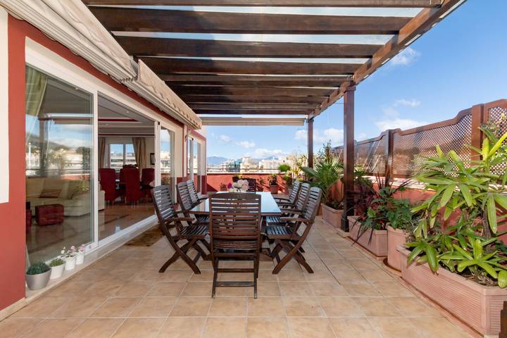 Apartamento inteiro, Apartamento 'Amazing' com vista para o mar, Wi-Fi e ar condicionado in Marbella Centro, Marbella