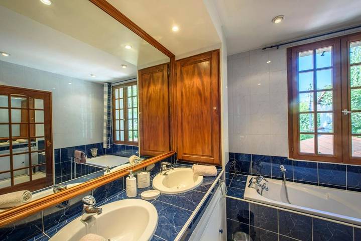 Gîte pour 4 personnes, avec vue et jardin, adapté aux familles à Saint-Priest - 3