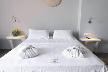 Apartahotel para 2 Personas en Perissa, Santorini, Foto 1