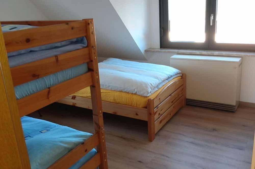 Ganze Wohnung, Ferienwohnung Reusch - 9-Bett-Ferienwohnung in Brandscheid, Naturpark Hohes Venn-Eifel