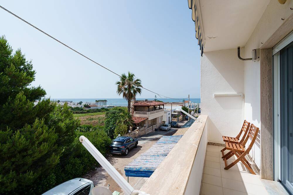 Apartamento entero, Cozy quiet abode 150m from the sea with terrace sea view countryside in Marina di Pescoluse, Pescoluse