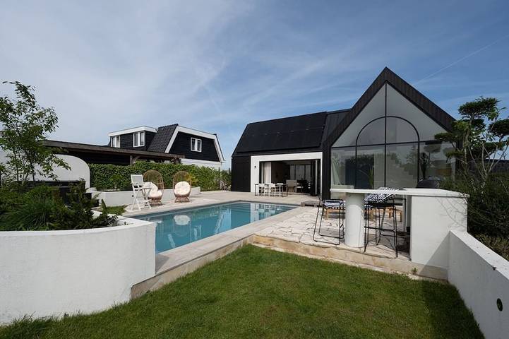 Location de vacances pour 8 personnes, avec sauna ainsi que jacuzzi et terrasse dans Roelofarendsveen