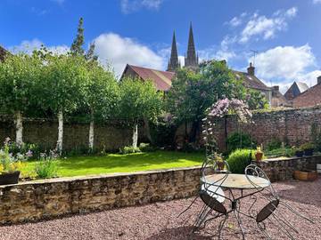 Gîte pour 6 personnes, avec jardin à Sées