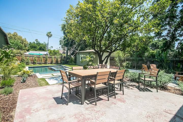 Vacation rental for 7 people, with yard and hot tub in Pasadena