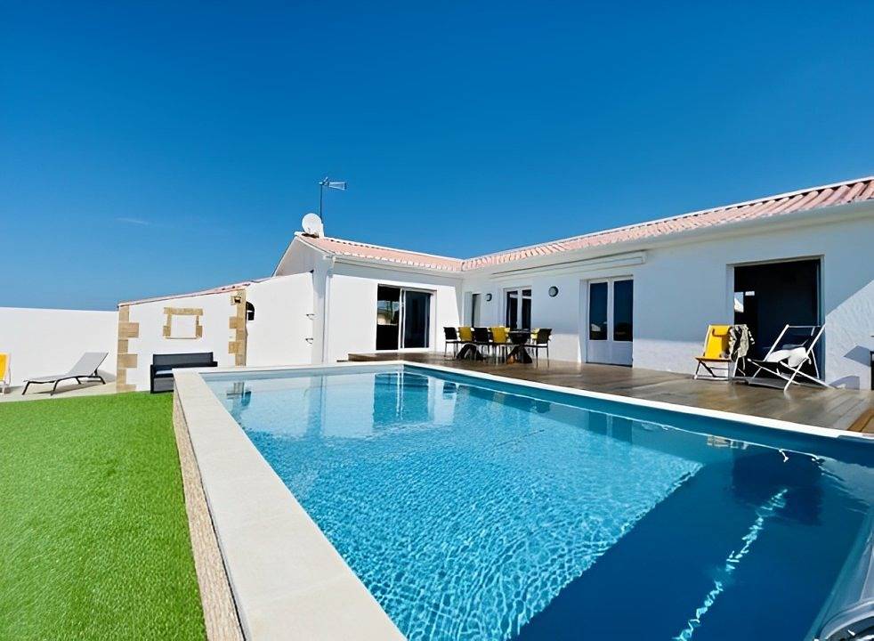 "Les Guernevelles" avec piscine, 12 couchages in Saint-Jean-de-Monts, Vendée