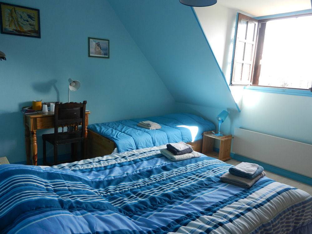 La Roseraie - Chambres et table d'hôtes - Chambre Bleue in Montipouret, Région de La Châtre