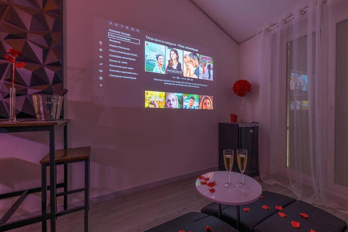 Appartement entier, Love Room - Suite romantique avec spa privatif in Le Puy-en-Velay, Haute-Loire