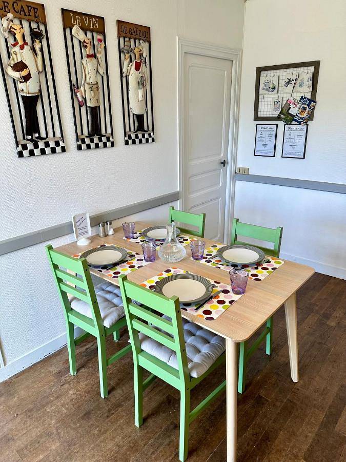 Location de vacances pour 6 personnes, avec vue et jardin à Hercé - 3