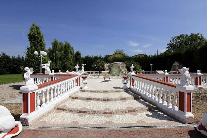 Chambre d’hôte pour 2 personnes, avec jardin et piscine ainsi que sauna et jacuzzi dans Émilie-Romagne
