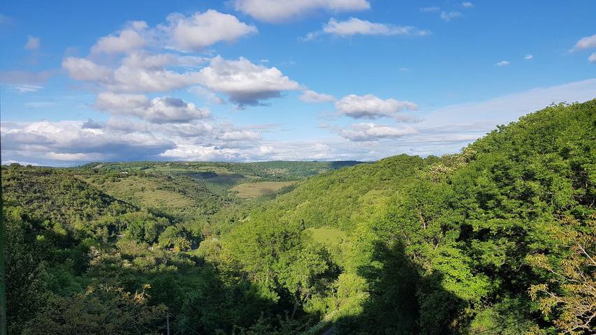 Location de vacances pour 2 personnes, avec jardin dans l' Aveyron