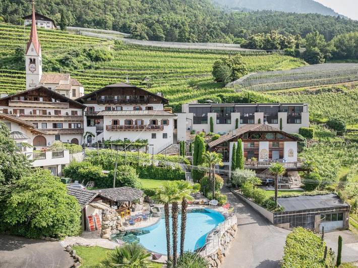 Apartmenthotel für 4 Personen, mit Garten und Sauna sowie Whirlpool und Pool - 1