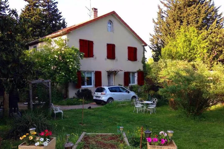 Ferienwohnung für 3 Personen, mit Ausblick und Pool sowie Garten - 1