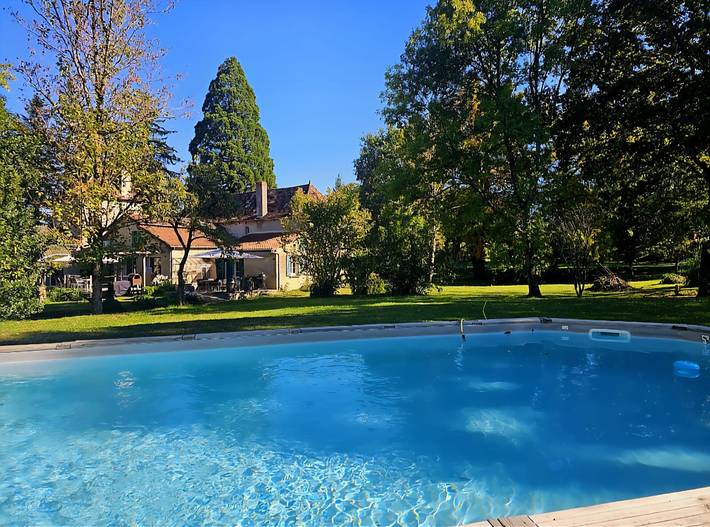 Location de vacances pour 16 personnes, avec jardin à Thiviers - 2