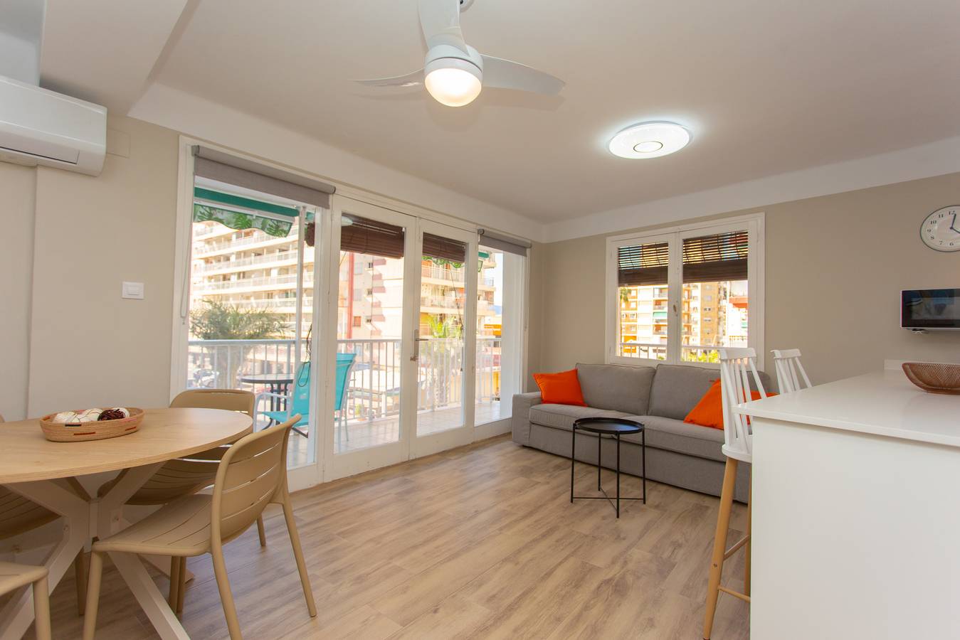 Apartamento entero, Apartamento de vacaciones para 5 personas con terraza in Cullera, Costa de Valencia