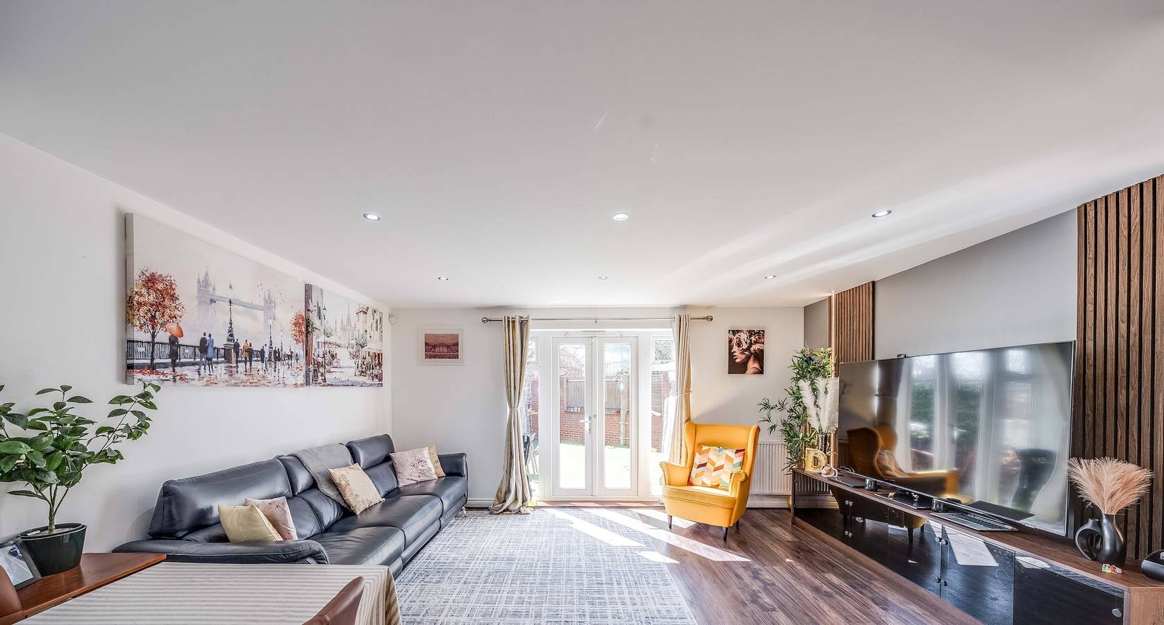 London Suburb Home with great connections in Dartford, Kent